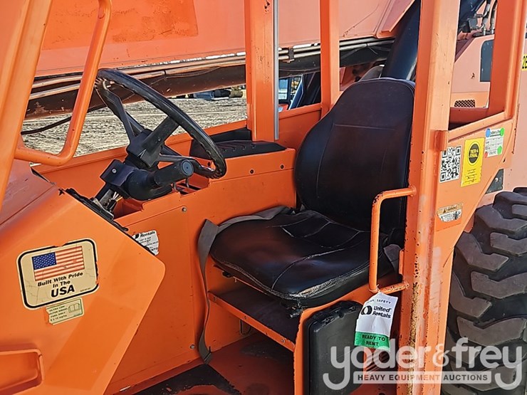 2016-sky-trak-8042-image-23