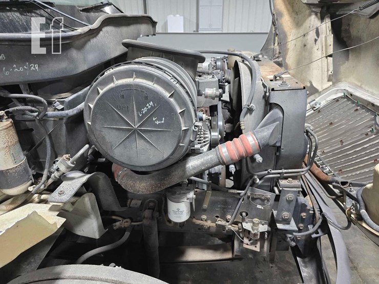 2004-international-durastar-4300-image-28