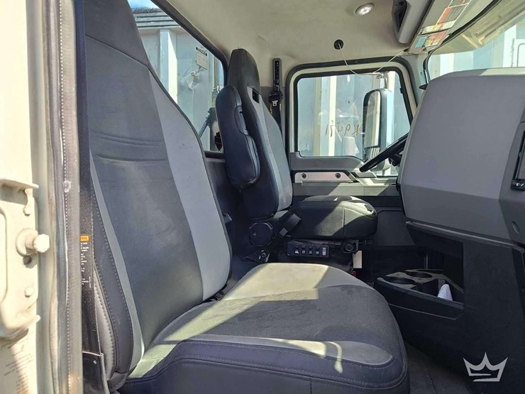 2022-mack-pinnacle-t/a-wet-kit-day-cab-truck-tractor-image-20