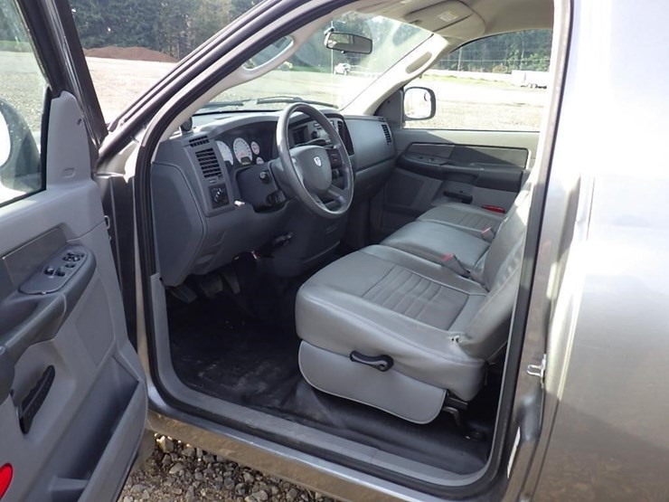 2009-dodge-2500-image-19