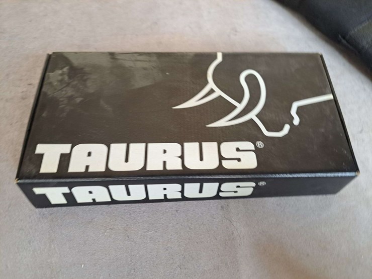 taurus-judge-.45-colt/.410-da-revolver-image-12