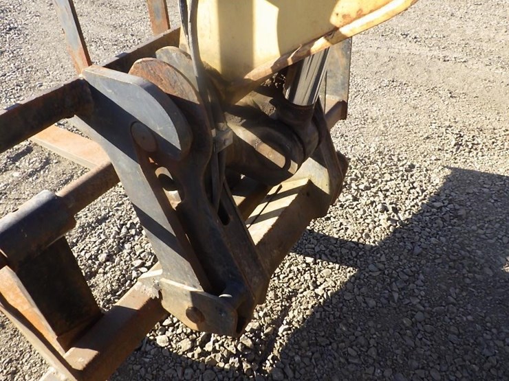 caterpillar-th560b-image-12