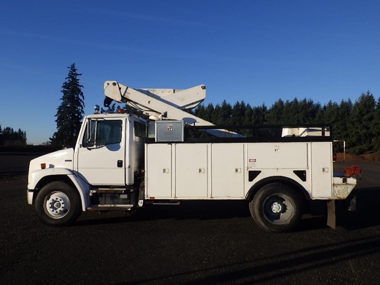 1997-freightliner-fl70-image-8