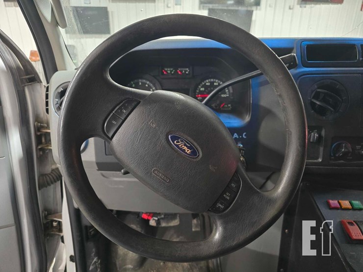 2013-ford-e450-image-10