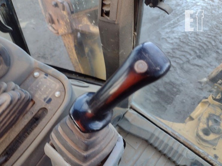 2005-caterpillar-420d-image-10