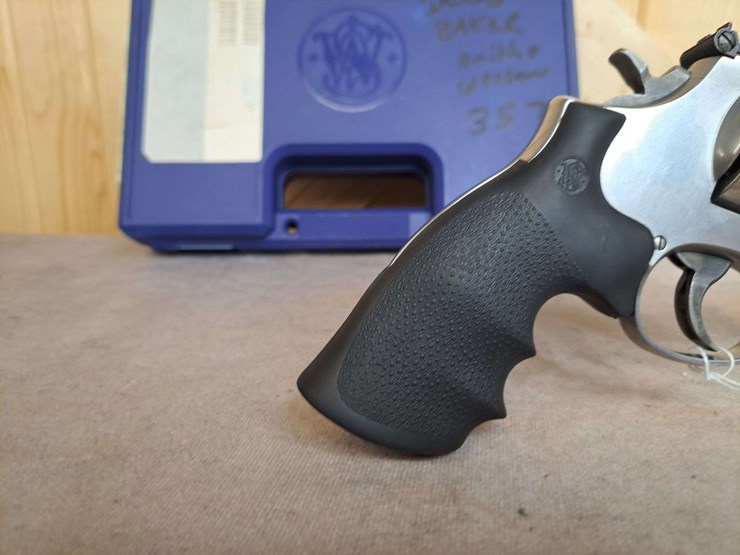 smith-&-wesson-model-686-.357-magnum-da-revolver-image-14