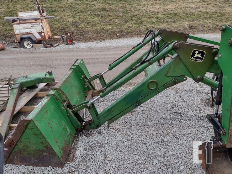 john-deere-245-image-1