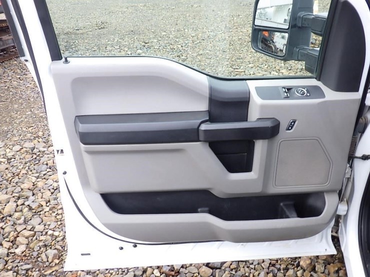 2017-ford-f250-image-17