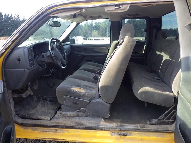 2004-chevrolet-2500-image-14