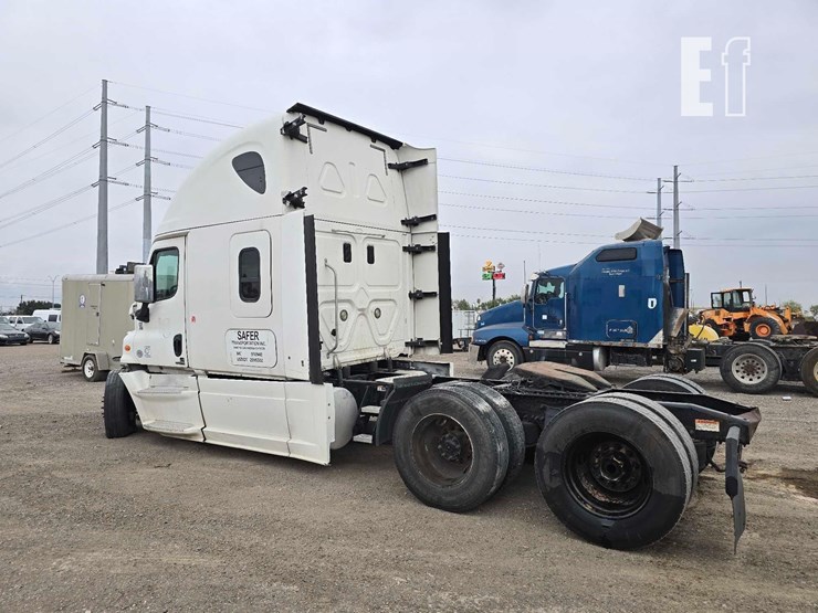 2016-freightliner-cascadia-125-image-4