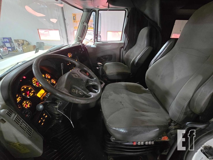 2012-international-prostar-image-12