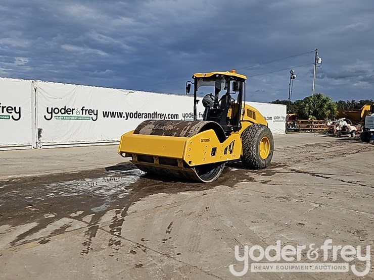 2023-caterpillar-cs10gc-image-2