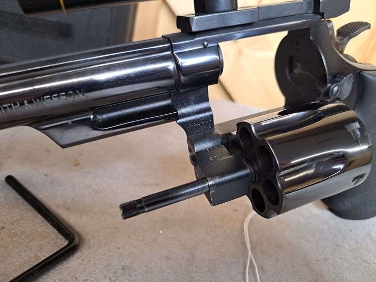 smith-&-wesson-model-29-2-.44-magnum-da-revolver-image-10
