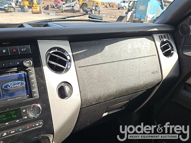 2014-ford-expedition-image-28