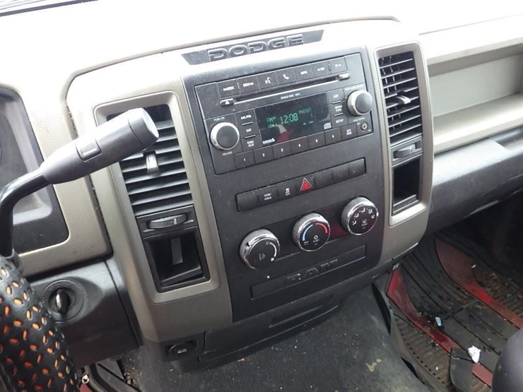 2011-dodge-ram-1500-image-23