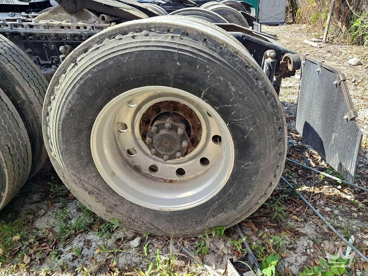 2022-mack-pinnacle-t/a-wet-kit-day-cab-truck-tractor-image-41