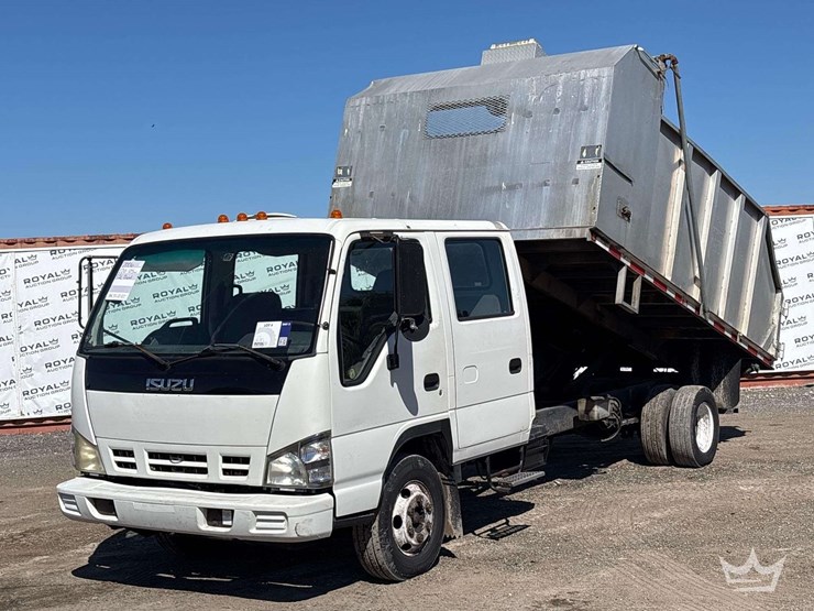 2006-isuzu-npr-image-1