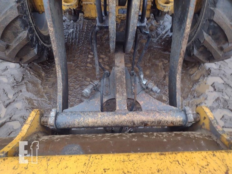 2019-deere-324l-image-16