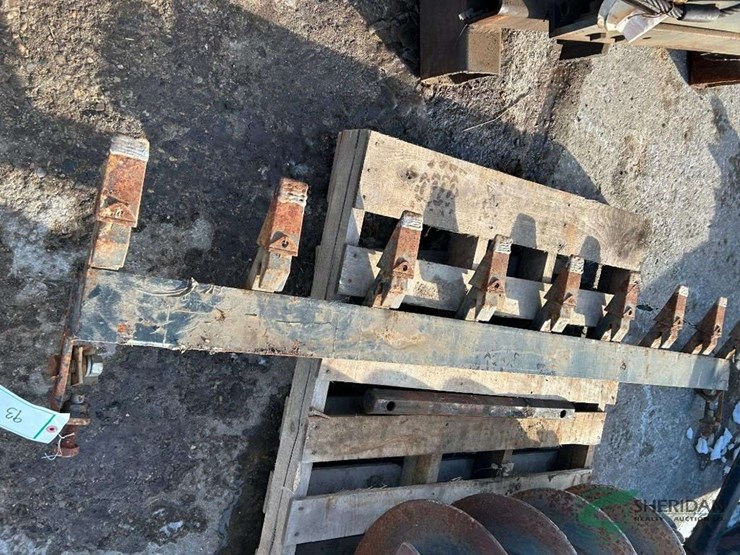 tooth-cutting-edge-for-skid-steer-bucket-image-1