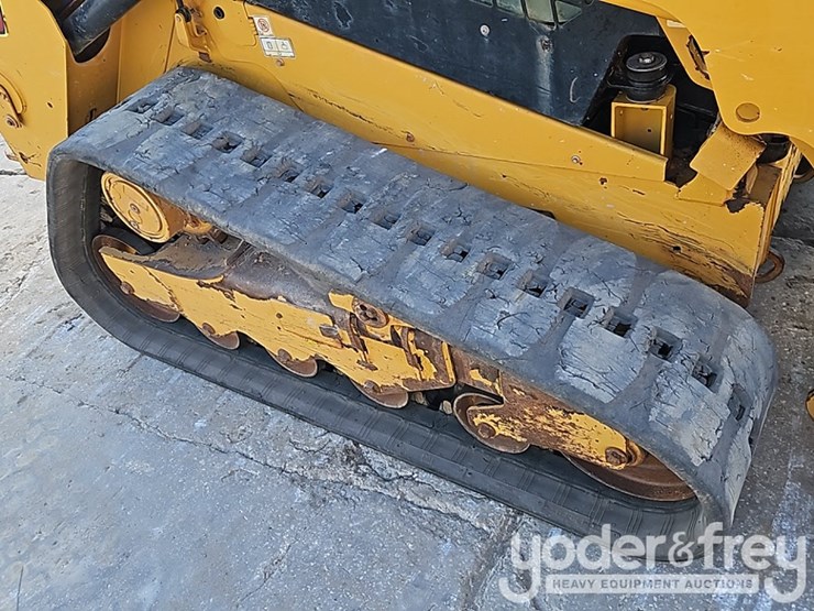 2020-caterpillar-259d3-image-11