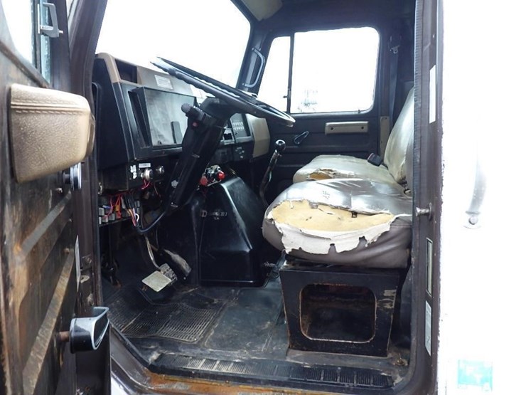 1990-international-4900-image-39