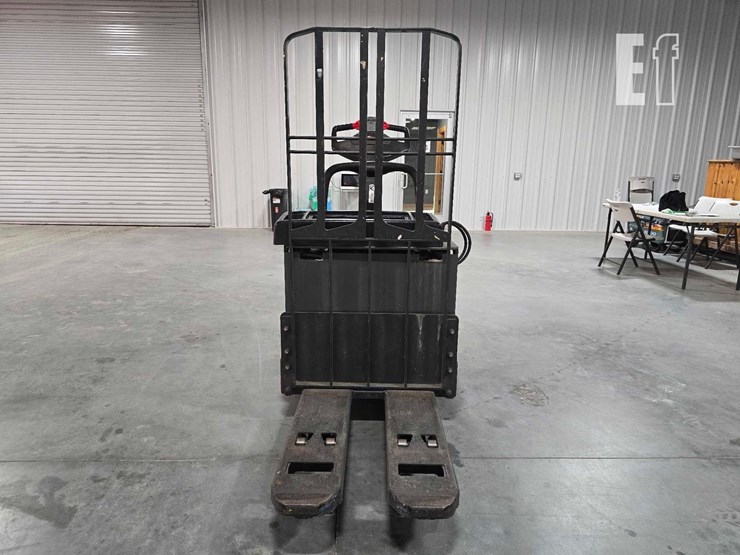 raymond-8410-image-7