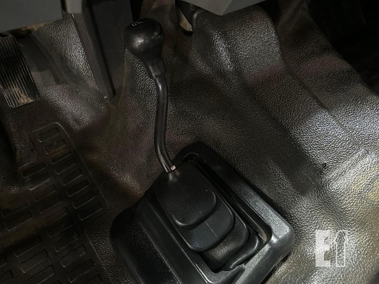 2015-ford-f550-image-18