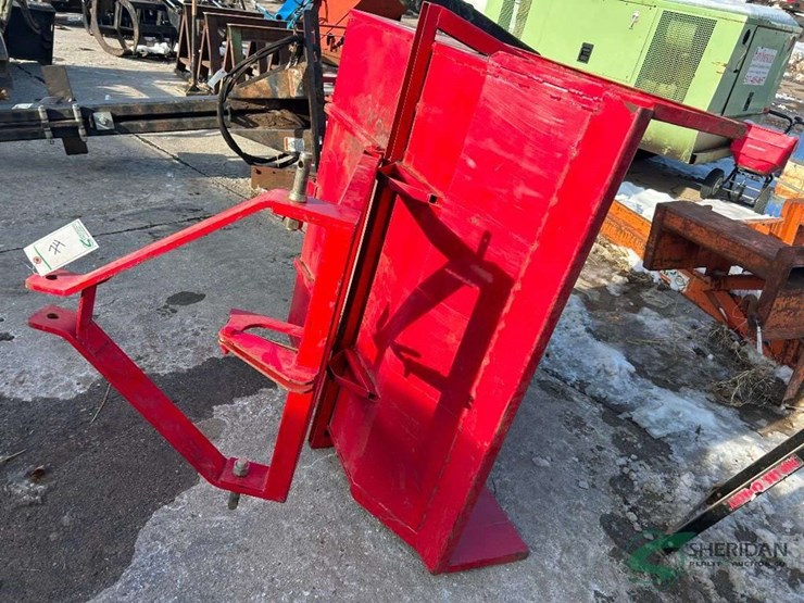 3pt-hitch-trip-bucket-image-1