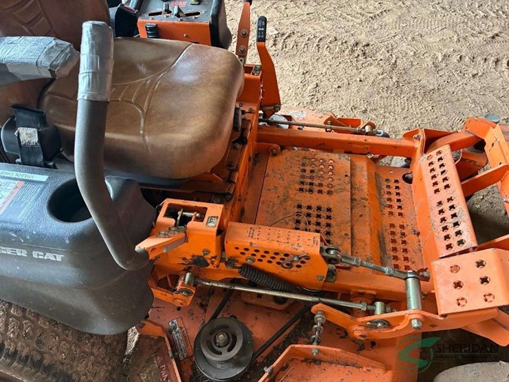 scag-tiger-cat-52"-mowing-deck-showing-1615-hours-image-11
