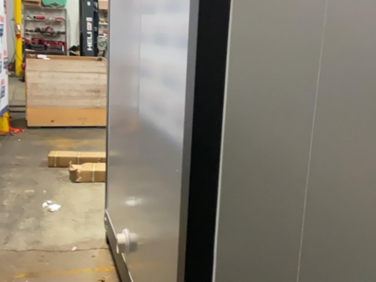 (inv.53039)-new-unused-kj-k1522-heavy-duty-portable-restroom-with-shower,-sink,-toilet,-vent-fan-image-5