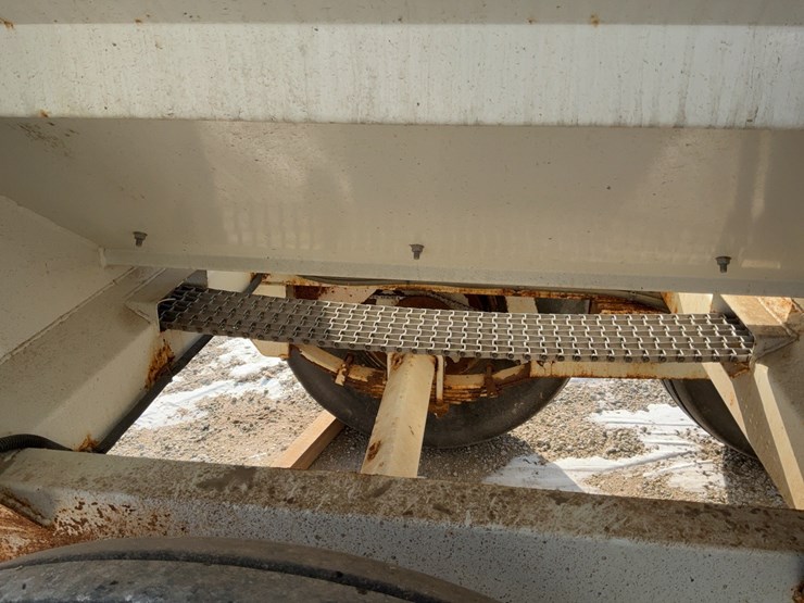 loftness-fs800-fertilizer-spreader-image-36