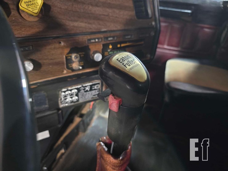 1985-freightliner-6163-image-15