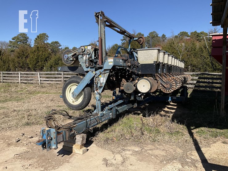 1996-kinze-2600-image-2