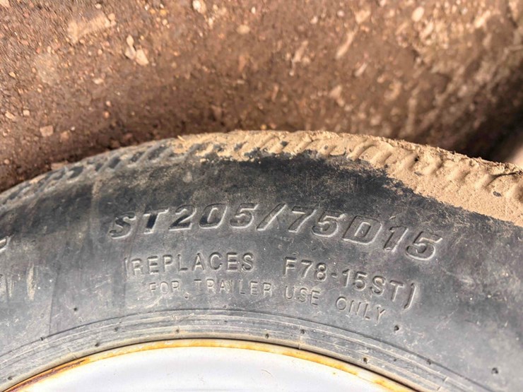 2012-dct-enclosed-trailer-image-16