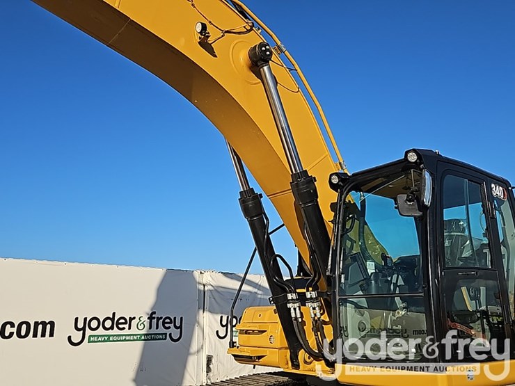 2023-caterpillar-340-image-18