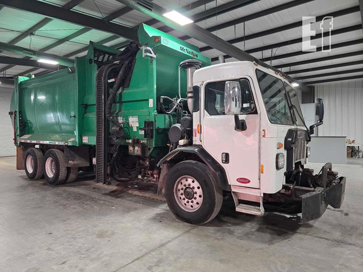 2020-peterbilt-520-image-2