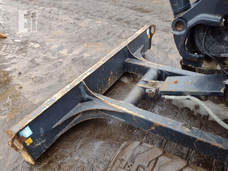 2014-hitachi-zx35u-image-25