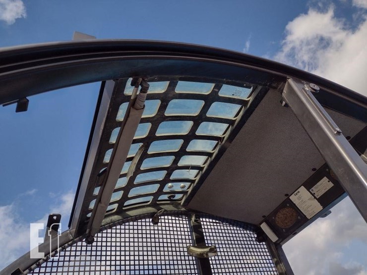 2019-genie-gth1544-image-11