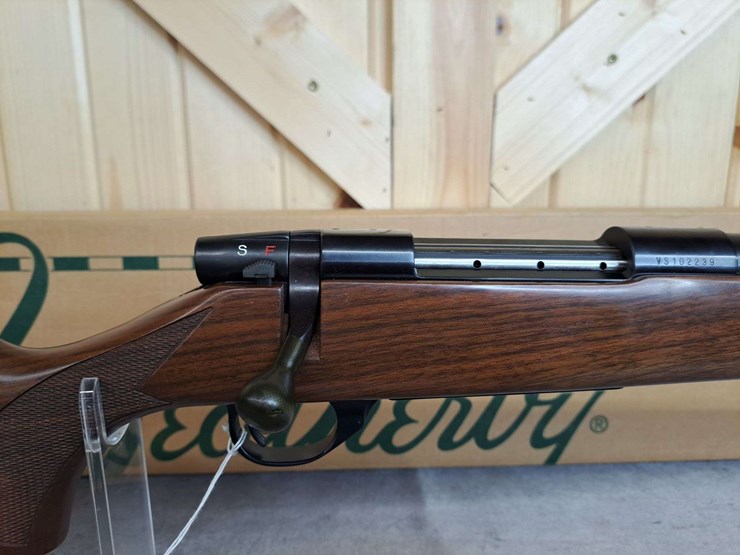 weatherby-vanguard-.300-wby-magnum-bolt-rifle-image-12