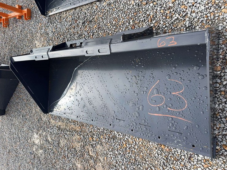 unused-skid-steer-track-duty-84"-bucket-image-1