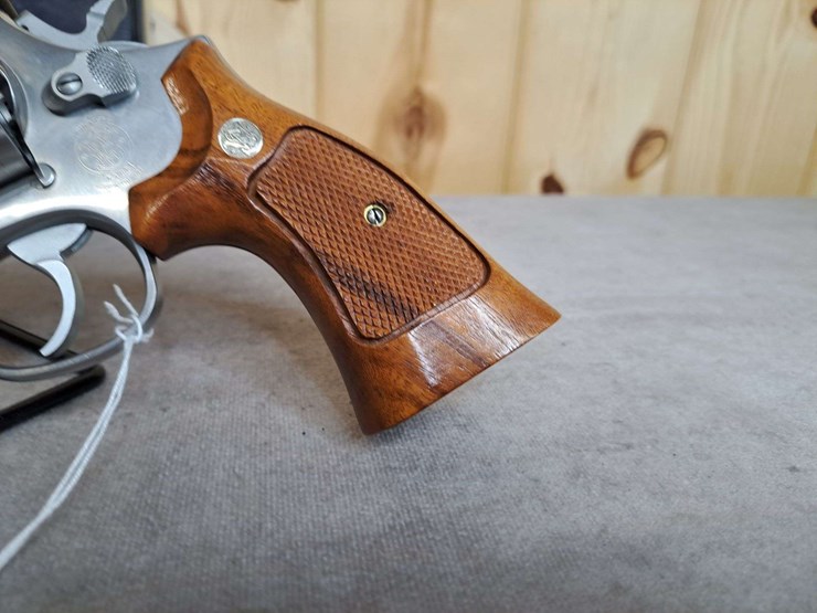 smith-&-wesson-model-686-.357-magnum-da-revolver-image-3