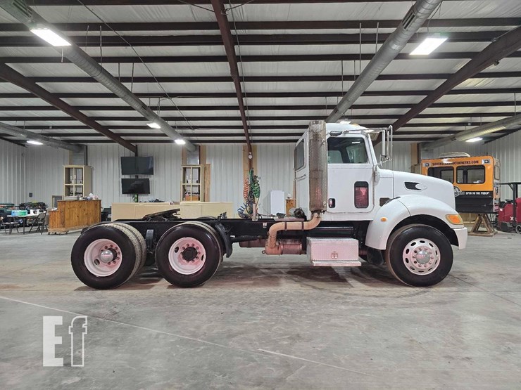 2010-peterbilt-340-image-6