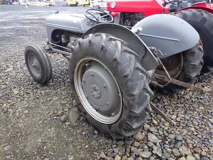 ford-tractor-image-6