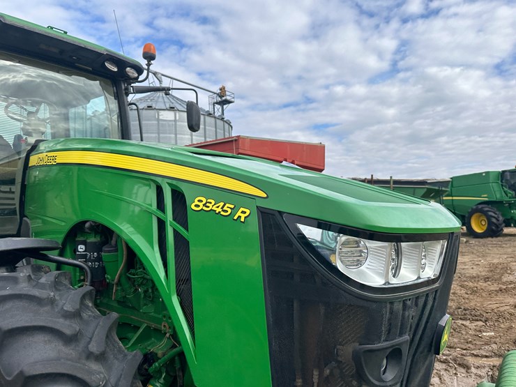 2010-john-deere-8345r-image-44