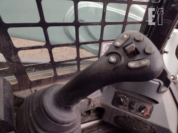 2022-bobcat-t595-image-10