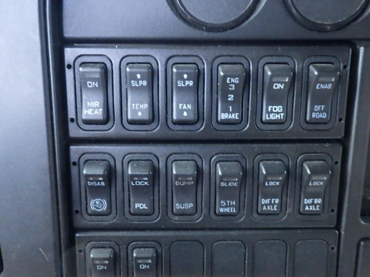 2016-international-prostar-image-45