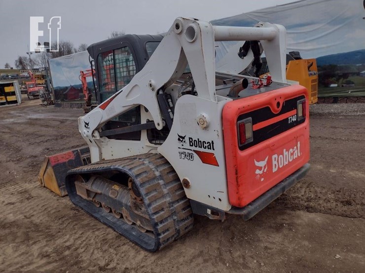 2017-bobcat-t740-image-42