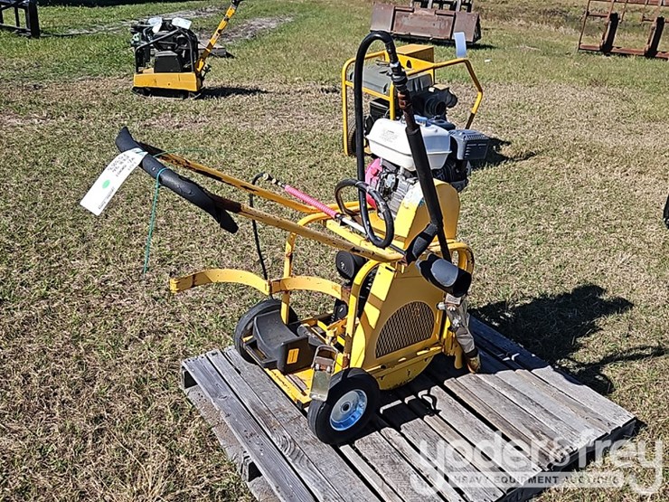 honda-powered-asphalt-crack-filler-torch-image-3