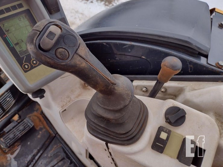 2016-deere-35g-image-8