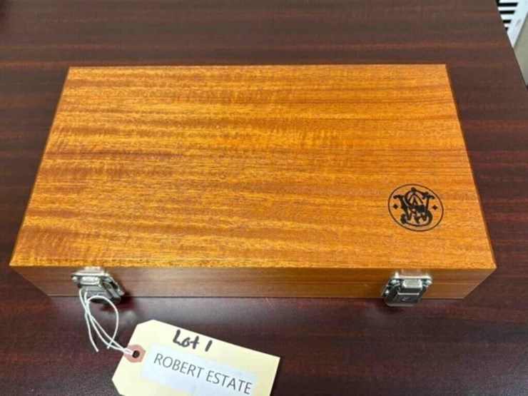 smith-and-wesson---yellowstone---.44-mag-revoler-image-10